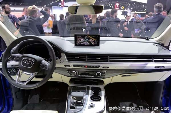 2016款?yuàn)W迪Q7豪華越野車 3.0T全新改款現(xiàn)車勁惠