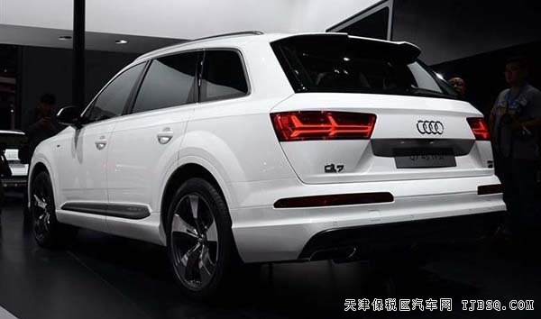 2016款?yuàn)W迪Q7平行進(jìn)口越野 3.0T現(xiàn)車天津港鉅惠