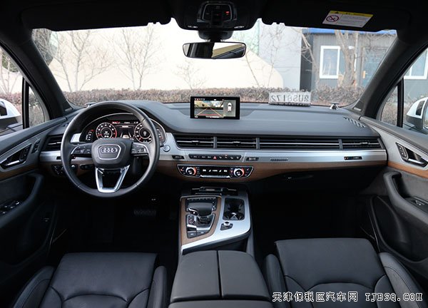 2016款?yuàn)W迪Q7豪華SUV 平行進(jìn)口現(xiàn)車優(yōu)惠讓利