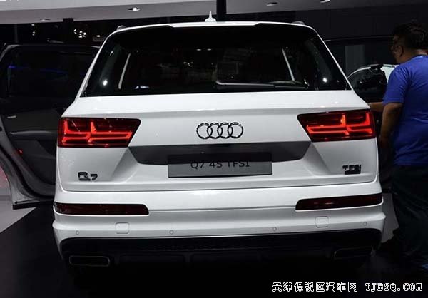 2016款奧迪Q7全時四驅豪華越野 現(xiàn)車讓利呈現(xiàn)