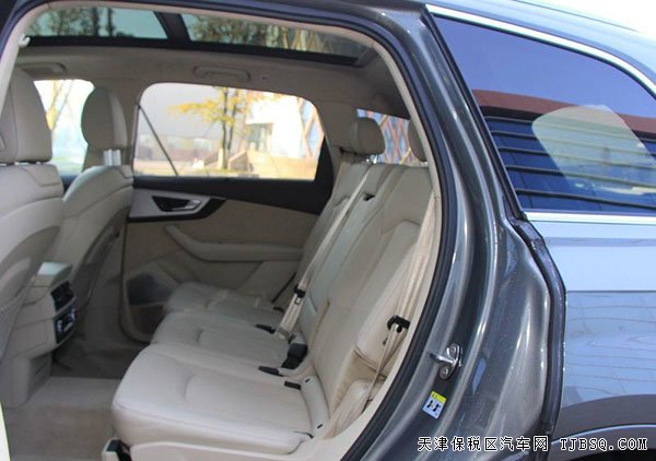 2016款?yuàn)W迪Q7豪華越野 3.0T汽油現(xiàn)車優(yōu)惠促銷