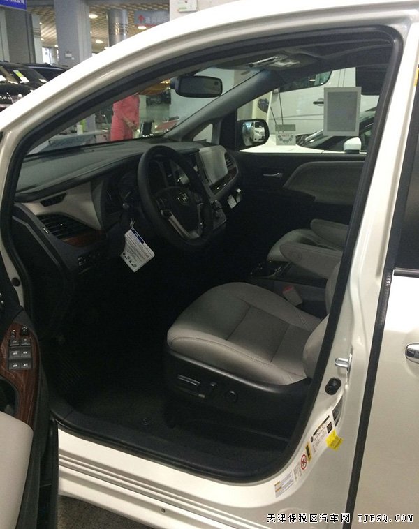2016款豐田塞納3.5L加規(guī)版 豪華商務車享折扣