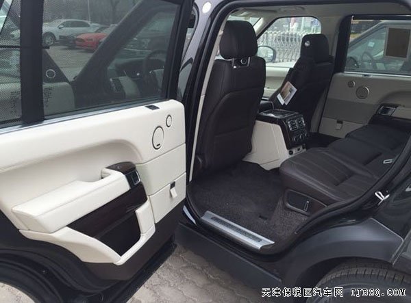 2016款路虎攬勝3.0T行政加長(zhǎng)版 20輪/全景現(xiàn)車138萬(wàn)起