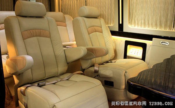 新款奔馳斯賓特商務房車 天津港現(xiàn)車讓利酬賓