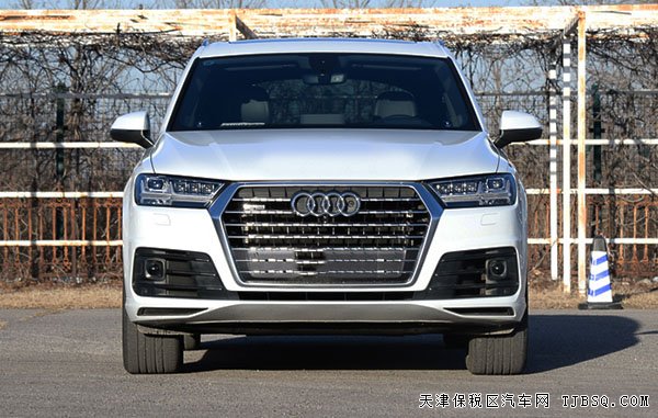 2016款奧迪Q7歐規(guī)版3.0T 天津港現(xiàn)車熱賣酬賓盡享
