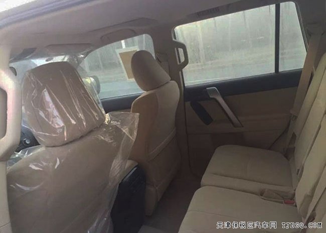 2016款豐田普拉多2700中東版 6速現(xiàn)車優(yōu)惠熱賣