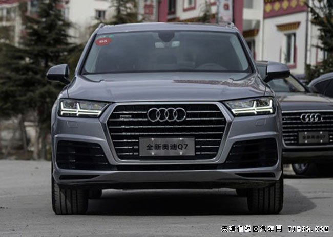 2016款?yuàn)W迪Q7歐規(guī)版 全尺寸SUV現(xiàn)車熱賣絢麗來(lái)襲