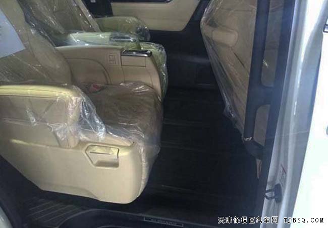 2016款豐田埃爾法3.5L保姆車 天津港現(xiàn)車惠盡享