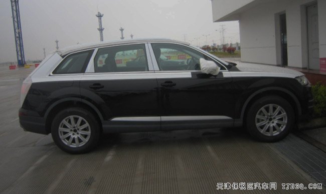 2016款奧迪Q7歐規(guī)版2.0T 滑動全景天窗/18輪現(xiàn)車58萬