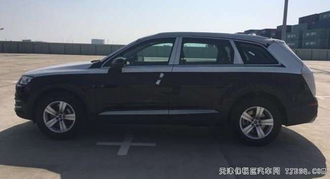 2016款?yuàn)W迪Q7全尺寸越野 平行進(jìn)口現(xiàn)車盡享折扣