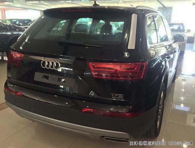 2016款?yuàn)W迪Q7歐規(guī)版經(jīng)典越野 現(xiàn)車熱賣震撼讓利