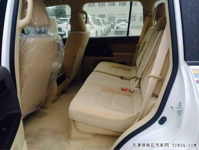 豐田蘭德酷路澤4600中東版 雙差速鎖/八座現(xiàn)車(chē)84.5萬(wàn)起