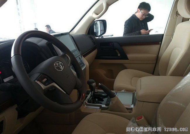 2016款豐田蘭德酷路澤4000 進(jìn)口陸巡現(xiàn)車熱賣