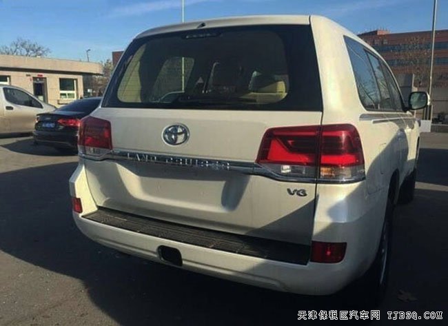 2016款豐田蘭德酷路澤4000 進(jìn)口陸巡現(xiàn)車盡享