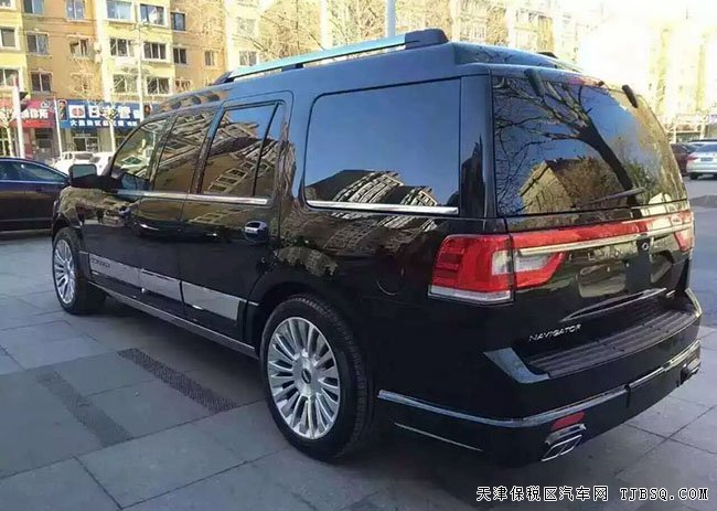 2016款林肯領(lǐng)航員3.5T 平行進(jìn)口車(chē)現(xiàn)車(chē)盛惠來(lái)襲