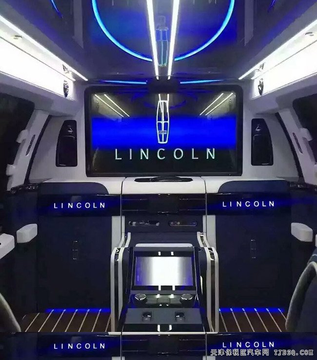 2016款林肯領(lǐng)航員3.5T 平行進(jìn)口車(chē)現(xiàn)車(chē)盛惠來(lái)襲