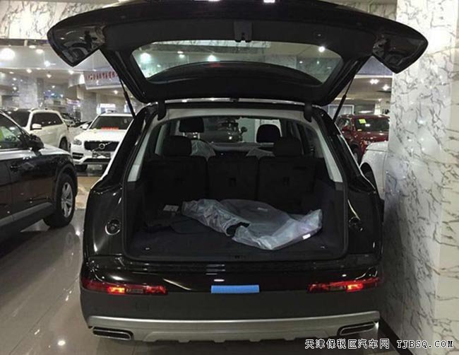 2016款加規(guī)版奧迪Q7 平行進口現(xiàn)車熱賣惠享經(jīng)典