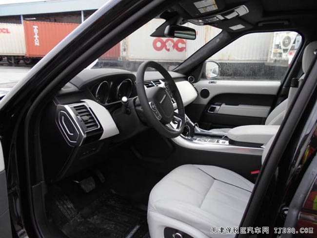 2016款路虎攬勝運動版 天津港現(xiàn)車熱賣勁惠專享
