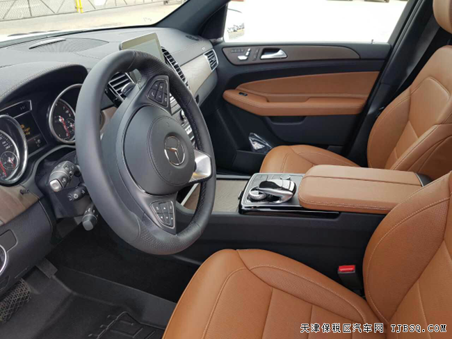 2017款奔馳GLS450加版3.0T 天津港現(xiàn)車惠盡享