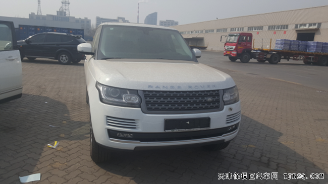 2016款路虎攬勝3.0T行政版 天津港現(xiàn)車讓利報(bào)價(jià)