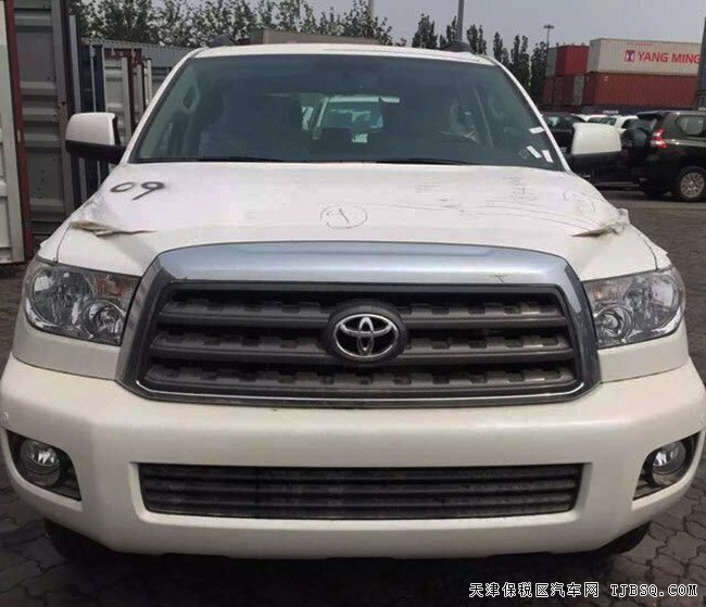 2016款豐田紅杉5700中東版 SR5版現(xiàn)車(chē)70萬(wàn)熱賣(mài)即刻擁有