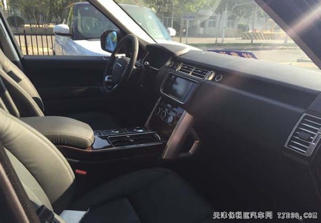 16款路虎攬勝行政版報價 3.0T現(xiàn)車熱賣震撼專享