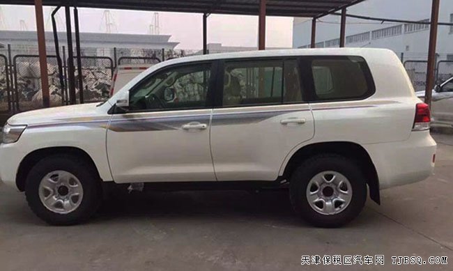 2016款豐田蘭德酷路澤4000 天津港現(xiàn)車震撼讓利