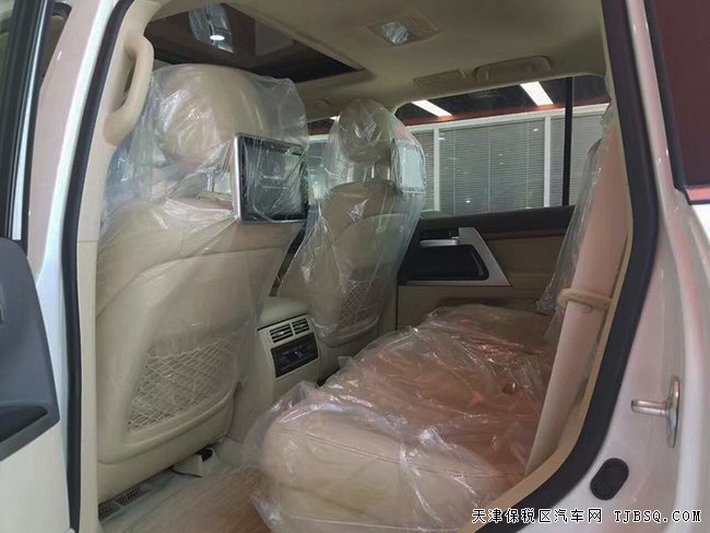 2016款豐田蘭德酷路澤5700 陸巡5.7L現(xiàn)車震撼讓利