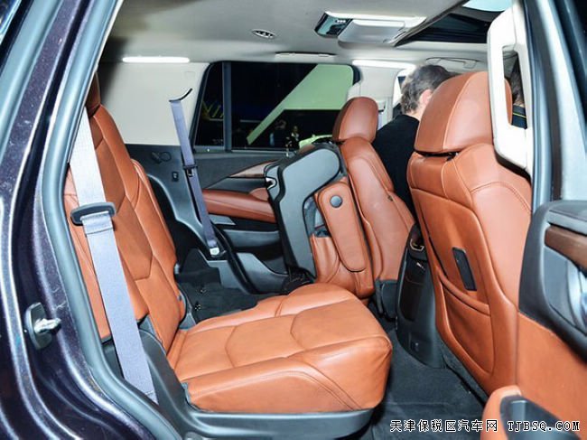 2016款凱迪拉克凱雷德6.2L加版 現(xiàn)車(chē)熱賣(mài)享折扣