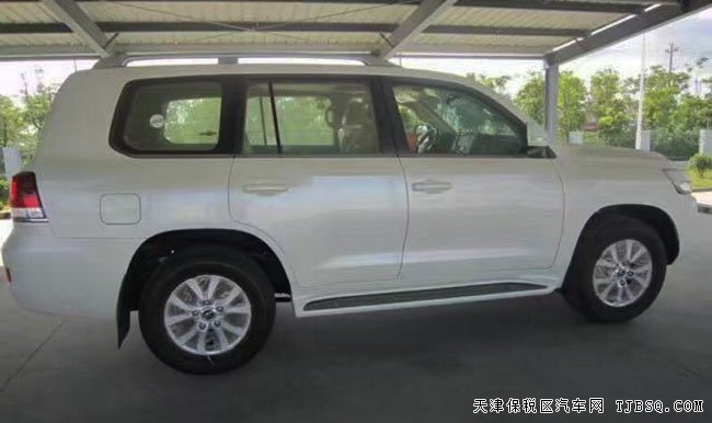 2016款豐田酷路澤5700中東版 12氣囊/18輪現(xiàn)車105萬(wàn)購(gòu)