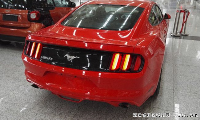 2016款福特野馬2.3T肌肉跑車 天津港現(xiàn)車享折扣