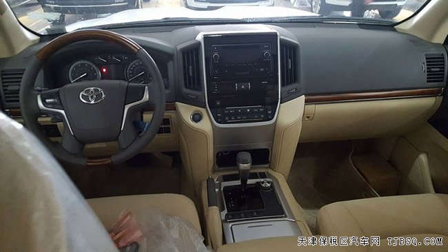 2016款豐田酷路澤4000中東版 單差/8座/17輪現(xiàn)車65.5萬