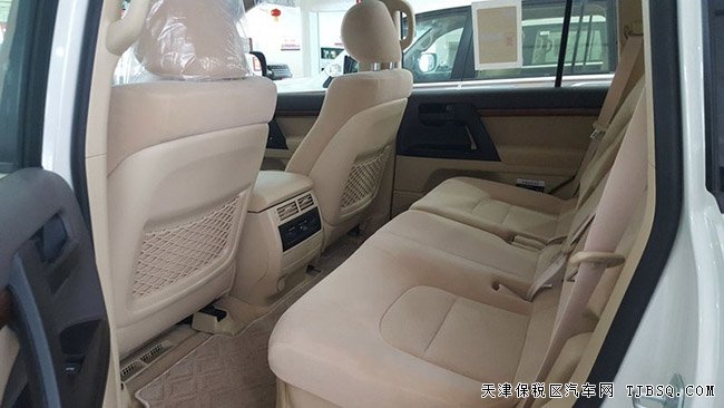 2016款豐田酷路澤4000中東版 單差/8座/17輪現(xiàn)車65.5萬