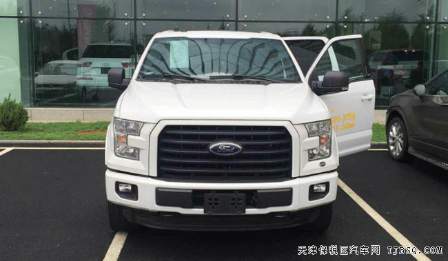 2016款福特F150美式皮卡 強(qiáng)悍皮卡現(xiàn)車優(yōu)惠巨獻(xiàn)