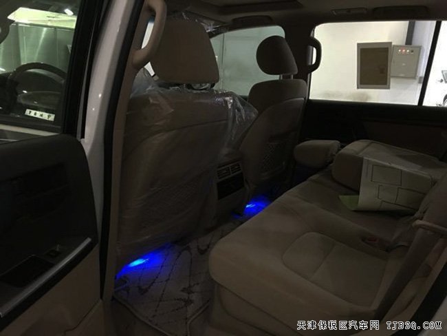 2015款豐田酷路澤4600中東版 8座/雙差速鎖現(xiàn)車81.8萬購