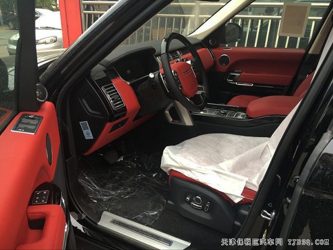 2016款路虎攬勝5.0T 創(chuàng)世加長(zhǎng)版現(xiàn)車盡享奢華