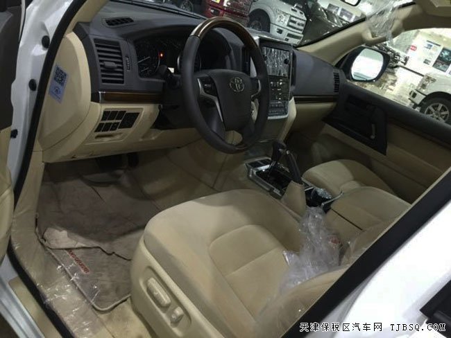 2016款豐田酷路澤4000 中東版現(xiàn)車熱賣絢麗來襲