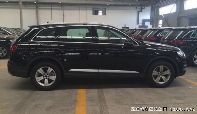 17款?yuàn)W迪Q7加規(guī)版七座 19輪/全景天窗現(xiàn)車70萬(wàn)優(yōu)惠尊享