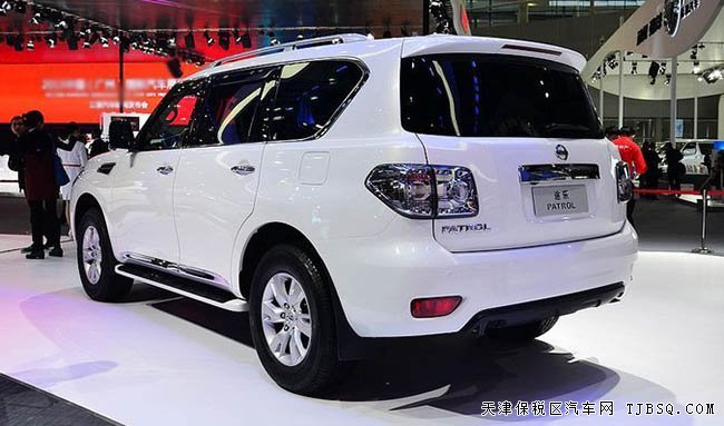 17款日產(chǎn)途樂Y62中東版4.0 天津港現(xiàn)車絢麗來襲