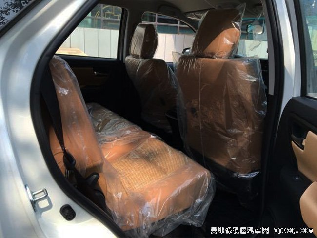 2016款豐田穿越者2700中東版 17輪/七座現(xiàn)車(chē)32萬(wàn)優(yōu)惠購(gòu)