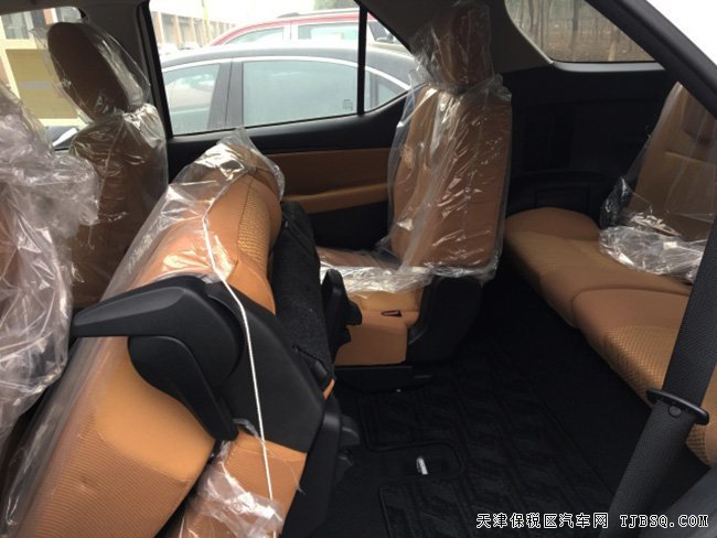 2016款豐田奔跑者2.7L中東版 6速/17輪/7座現(xiàn)車31.5萬購