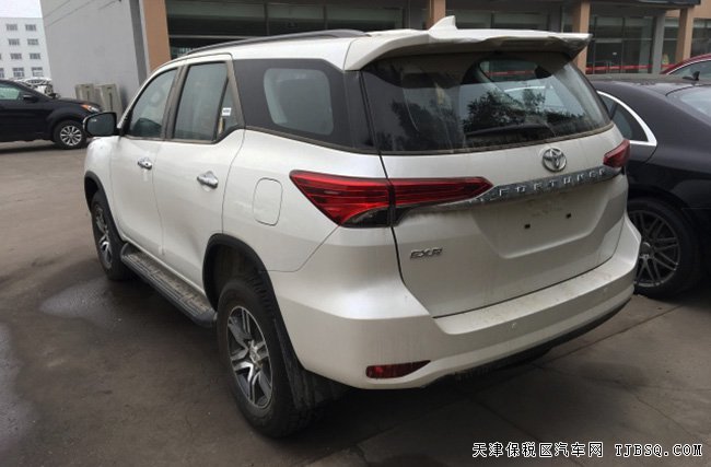2016款豐田奔跑者2.7L中東版 6速/17輪/7座現(xiàn)車31.5萬購