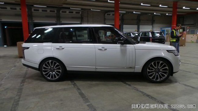 2016款路虎攬勝3.0T柴油創(chuàng)世加長版 22輪/抬顯現(xiàn)車162萬