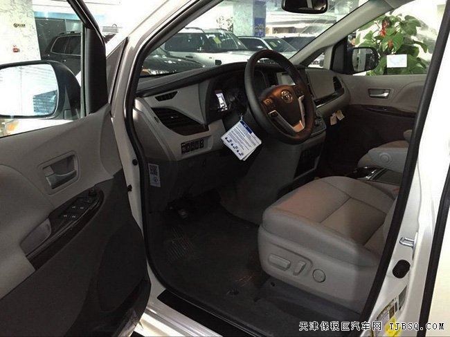 2017款豐田塞納商務(wù)車報(bào)價(jià) 3.5L兩驅(qū)版現(xiàn)車46萬惠滿津城