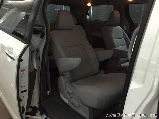 2017款豐田塞納商務(wù)車報(bào)價(jià) 3.5L兩驅(qū)版現(xiàn)車46萬惠滿津城