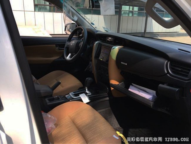 2016款豐田穿越者2.7L中東版 6速越野現(xiàn)車優(yōu)惠起航