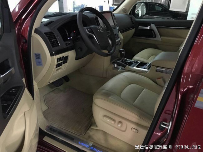 2016款豐田酷路澤5700中東版 底掛頂配版現(xiàn)車137萬優(yōu)購