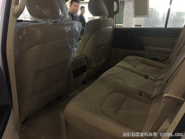 2016款豐田酷路澤4000中東版 天津港現(xiàn)車元旦獻(xiàn)禮