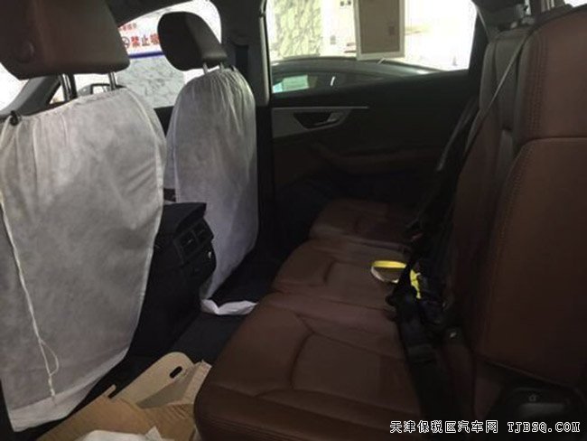 平行進口車奧迪Q7加規(guī)版七座SUV 17款現(xiàn)車惠購