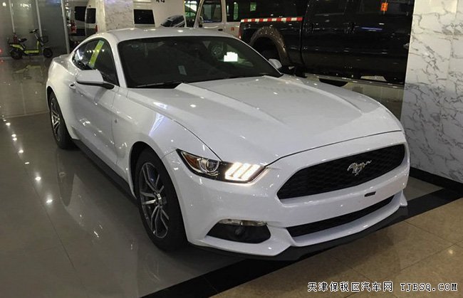 2016款福特野馬2.3T美式肌肉跑車 現(xiàn)車新年獻(xiàn)禮